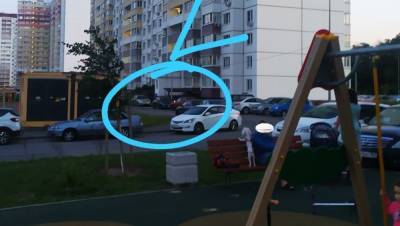 Подростки ради прикола разгромили иномарку на Суворовском в Ростове