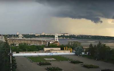 + 28 и ливни с грозами: готовьте плащи и зонтики - циклон накроет всю Украину