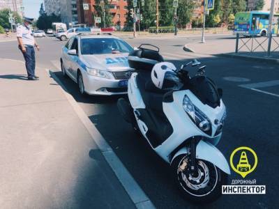 В Приморском районе полицейские с трудом поймали скутериста-гонщика