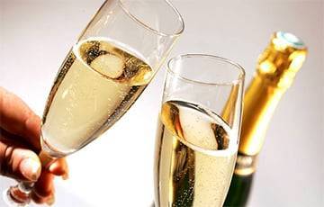 Шампанское «Moet» будет называться в России «игристым вином» - charter97.org - Россия - Белоруссия