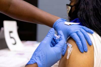 США заявили о готовности использовать третьи дозы вакцин от коронавируса