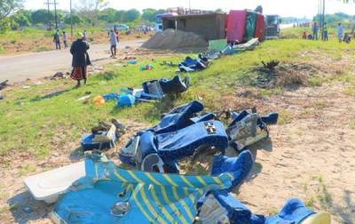 В Мозамбике столкнулись два грузовика и автобус, десятки погибших