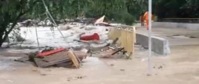 Оккупированный Крым снова затопило: дома ушли под воду, есть жертва