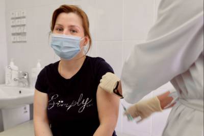 В Омской области ввели обязательную вакцинацию для ряда категорий граждан