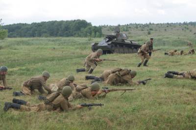 Кровопролитный бой Великой Отечественной реконструировали в Липецкой области