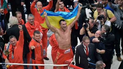 Владимир Кличко поддержал сборную Украины и намекнул на возобновление карьеры