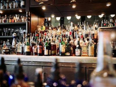 Производство алкогольных напитков дорожает: эксперты предупредили о повышении цен и мира