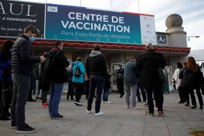 Во Франции задумались об обязательной вакцинации