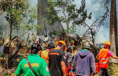 Число погибших при падении самолета на Филиппинах достигло 45