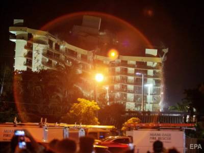 В США уцелевшую часть обрушившегося дома у Майами снесли с помощью взрывчатки