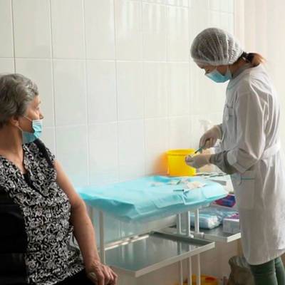 Ревакцинация от коронавируса началась в московских поликлиниках