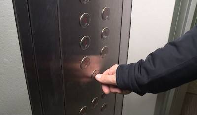 Житель Владивостока застрял в лифте на 17 часов