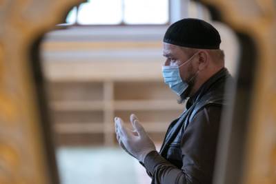 В Чечне ограничили посещение мечетей и храмов из-за роста заболеваемости COVID-19