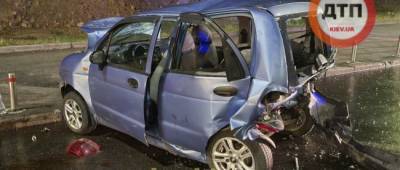 В Киеве авто влетело в участников ДТП: пострадали женщина и двое детей