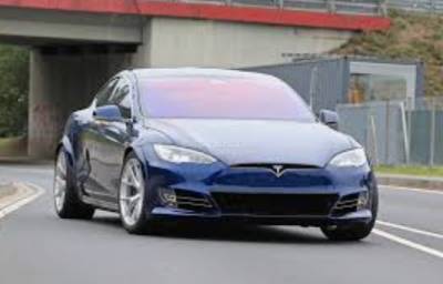 Безопасность модели Tesla Model S Plaid под вопросом