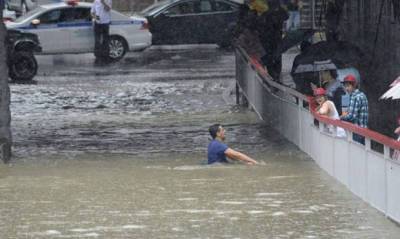 В Сочи из-за наводнения готовится эвакуация местных жителей и туристов