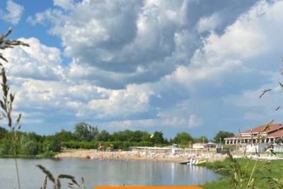 Купание в озере на территории ТРК «Окская жемчужина» под Рязанью запретили до 8 июля
