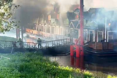 Росприроднадзор проверяет, нанесен ли вред Волге пожаром в нижегородской Усадьбе банной