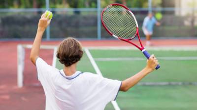 Мальчик получит миллион шекелей за травму на уроке тенниса