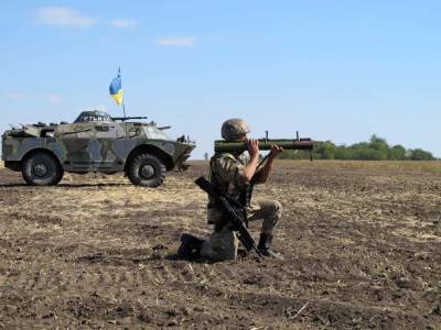 ВСУ третьи сутки обстреливают населенный пункт в ЛНР