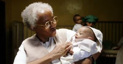 "Мать Тереза Африки": умерла доктор Абебеч Гобена, 40 лет спасавшая детей в Эфиопии
