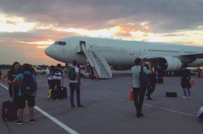 В Польше пилот отказался впускать более 30 украинцев на борт: "Вон, я король самолета"