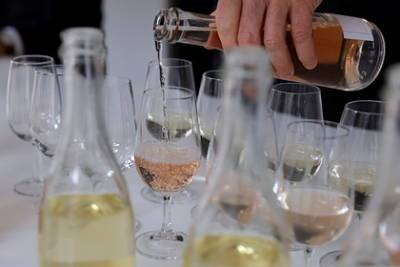 Еврокомиссия пообещала ответить на новый российский закон об игристых винах