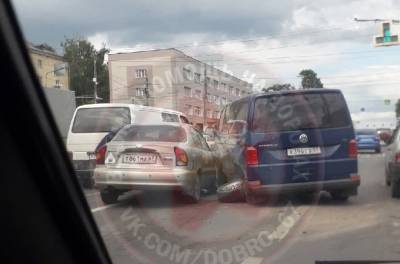 В Смоленске в жесткой аварии пострадал 19-летний пассажир