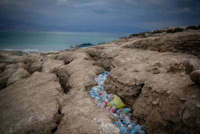 Многострадальный закон против пластикового мусора вступит в силу с 1 декабря