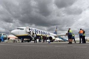 Польский пилот не пускал на борт Ryanair 30 украинцев