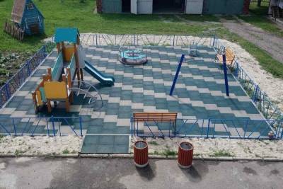 В трех детских домах Белгородской области сделали новые детские площадки