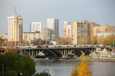 В Екатеринбурге на два дня закроют Макаровский мост