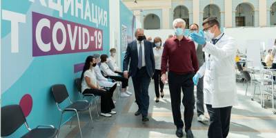 Собянин сообщил о 3 млн получивших первую дозу вакцины москвичей