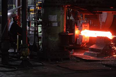 В Челябинске на крупном заводе сотрудница погибла от удара током