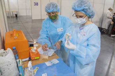 В Киеве в Центре вакцинации прививать от коронавируса будут ежедневно