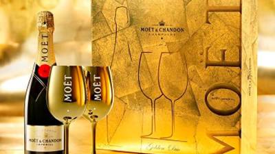 В Кремле оценили запрет маркировки "шампанским" продукции Moet Hennessy