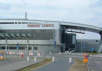 В Польше более 30 украинцев не смогли попасть на самолет "Познань-Одесса"