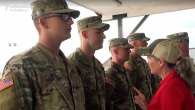 Американский сенатор объяснила солдатам США в Косово, что они...