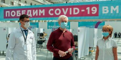 Собянин открыл один из крупнейших прививочных центров в Европе