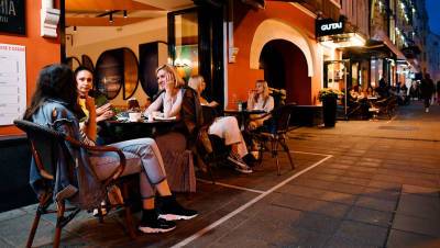 Рестораторы Москвы просят продлить посещение веранд без QR-кодов