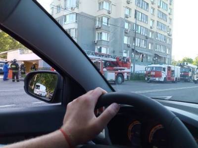 МЧС проверяет сообщение о пожаре на северо-западе Москвы
