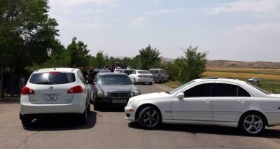 Нечем поливать поля: жители ширакских сел перекрыли дорогу Ереван-Гюмри