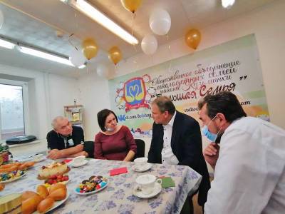 Петр Толстой проверил новое помещение центра "Большая семья" в Кузьминках