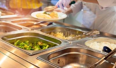 Горячие обеды могут стать бесплатными для учеников средней школы