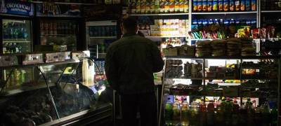 Мужчина, обчистивший магазин на севере Карелии, напрасно вернулся на место преступления