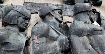 Во Львове Монумент славы переместили в музей «Территория террора»