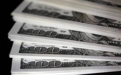 Курс доллара растет на американской повестке