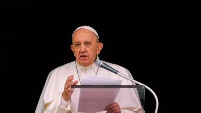 Ватикан: папа Франциск хорошо себя чувствует после плановой операции