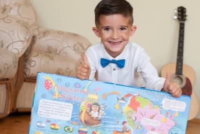 На Львовщине 6-летний мальчик попал в Книгу рекордов Украины, назвав 196 стран мира