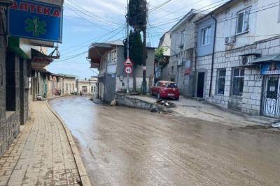 Потоп в Крыму: компенсации получат владельцы авто стоимостью до 300 тысяч рублей